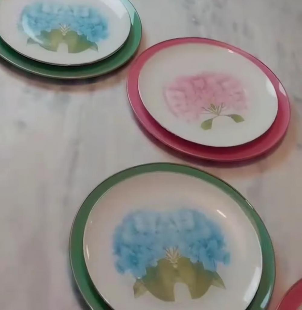 Jogo de pratos (1 raso + 1 sobremesa) em decoupage artesanal