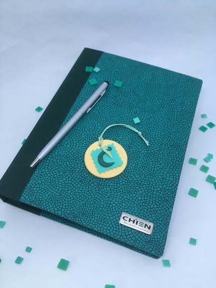 Caderno A5 costura artesanal 192 páginas