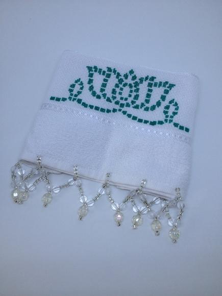 Conjunto Toalha de Lavabo com Pedraria