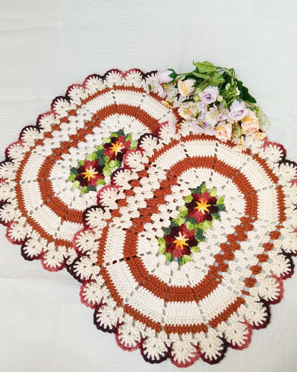 Kit 2 Peças Tapete de Crochê Oval com Flores Decoração Casa -