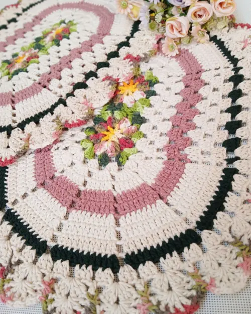 Kit 2 Peças Tapete de Crochê Oval com Flores Decoração Casa -