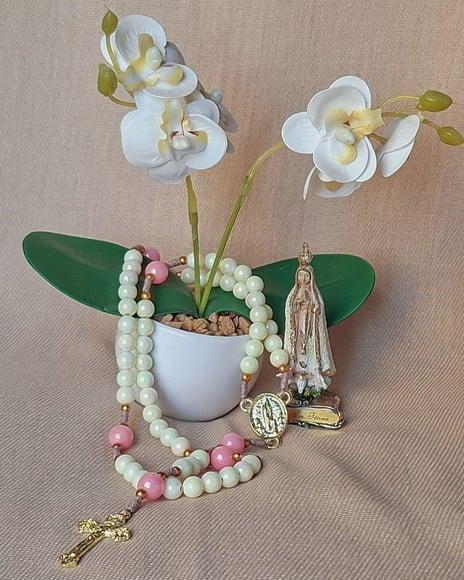 Terço Nossa Senhora de Fátima (creme)