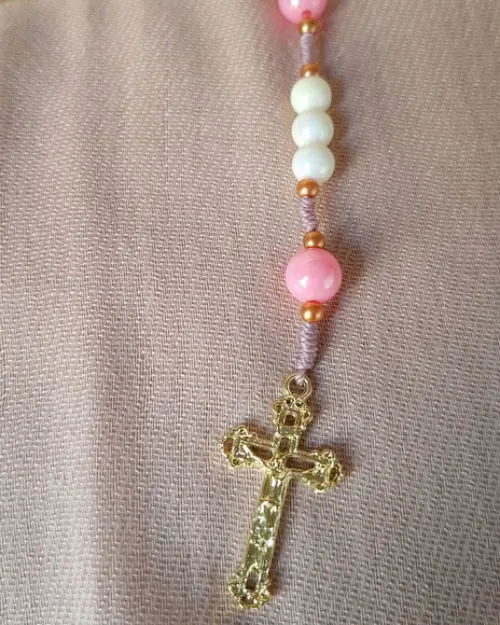 Terço Nossa Senhora de Fátima (creme)