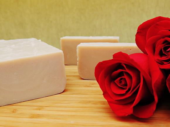 Barra Especial Mel de Rosas Rubras (sabonete Íntimo)