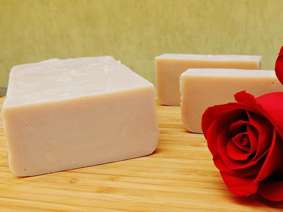 Barra Especial Mel de Rosas Rubras (sabonete Íntimo)
