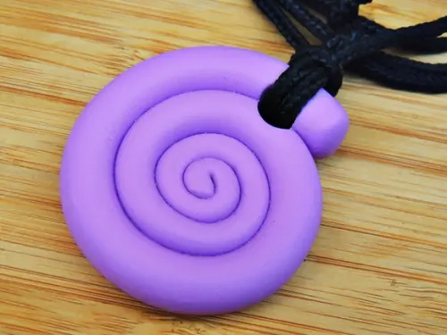Colar Espiral Celta Lilás