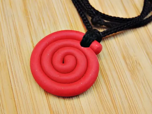 Colar Espiral Celta Vermelho