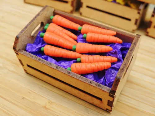 Mini Caixa de Feira com 10 Cenouras - Biscuit