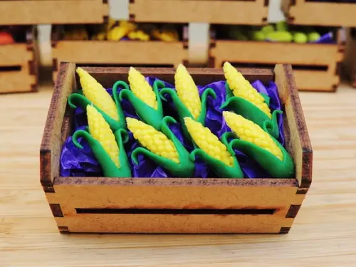Mini Caixa de Feira com 10 Espigas de Milho - Biscuit