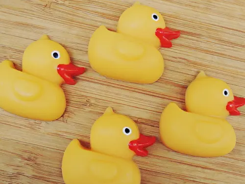 Sabonete Patinho de Borracha Deitado - 10 Unidades