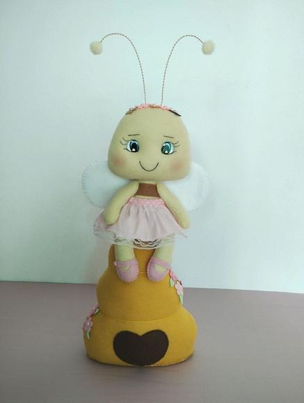 Abelhinha com Colmeia