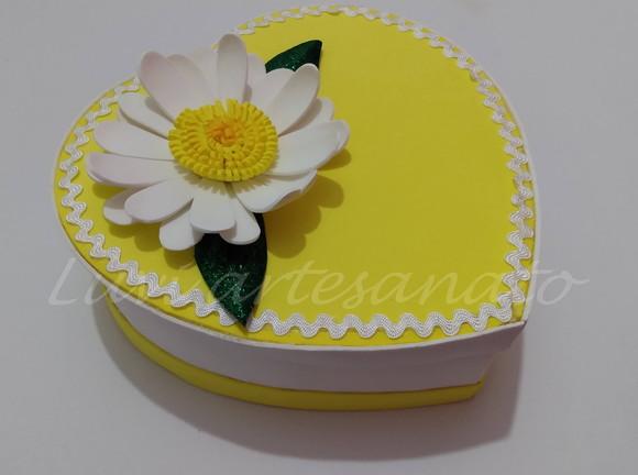 Caixa coração em e.v.a. margarida