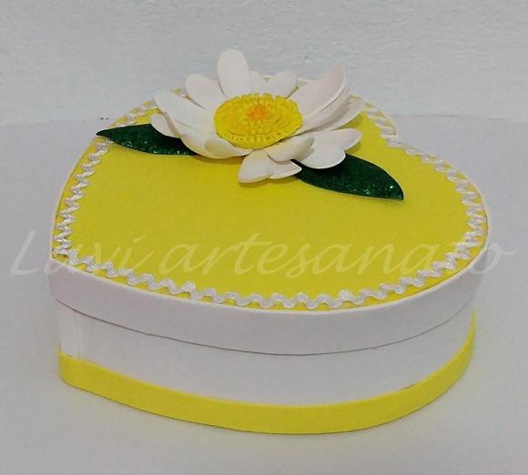 Caixa coração em e.v.a. margarida