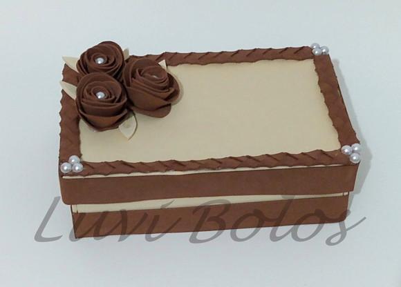 Caixa em Eva porta chocolate