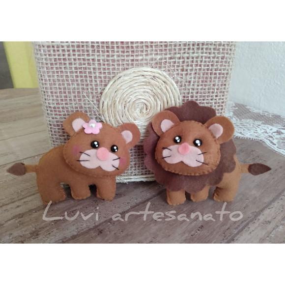 Casal de leãozinhos