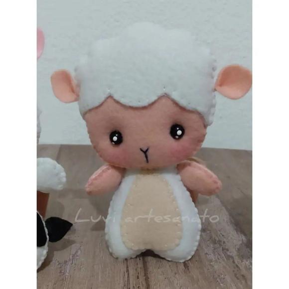 Ovelhinha em feltro