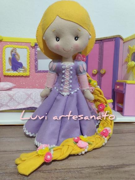 Princesa Rapunzel em feltro