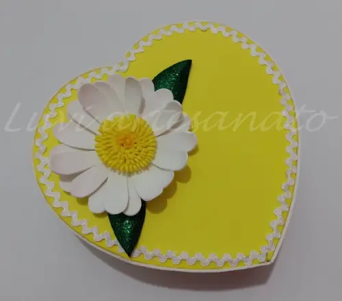 Caixa coração em e.v.a. margarida