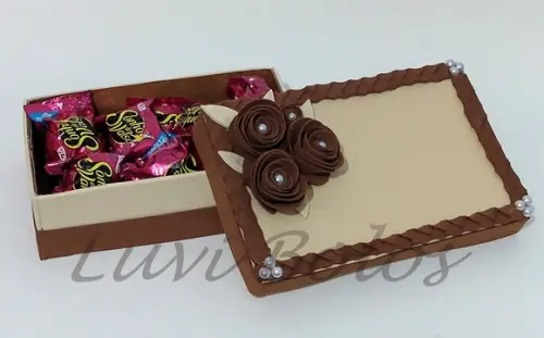 Caixa em Eva porta chocolate