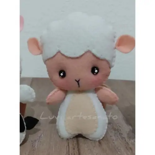 Ovelhinha em feltro