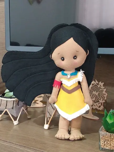 Pocahontas em feltro