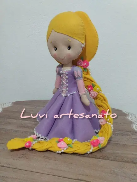 Princesa Rapunzel em feltro