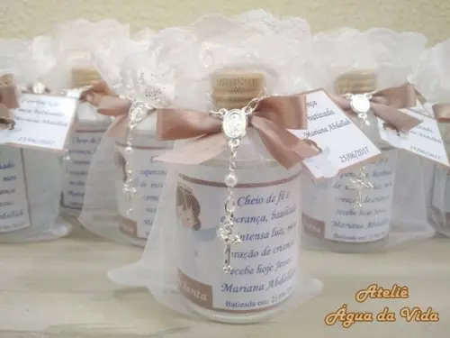Lembrancinha Batizado Água Benta Vidro com Terço e Organza