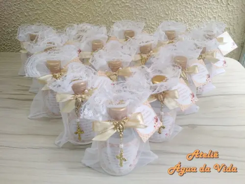 Lembrancinha Batizado Água Benta Vidro com Terço e Organza