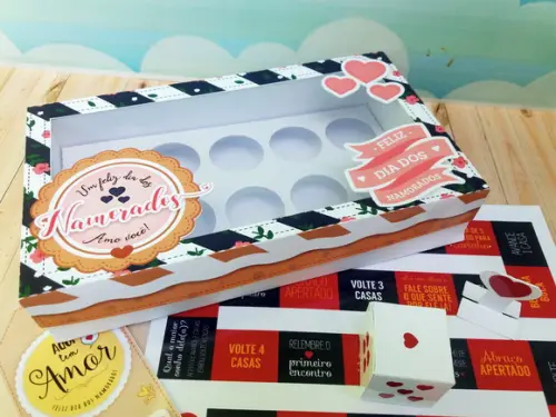 Caixa p/ 10 doces ou 5 doces e mini bebida dia dos namorados