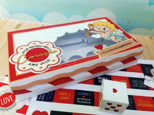 Caixa p/ 10 doces ou 5 doces e mini bebida dia dos namorados