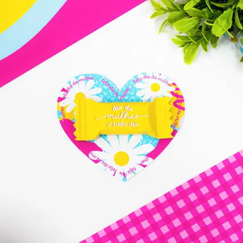 Card com Bala Dia da Mulher Coração