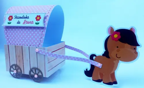 Carrocinha personalizada fazendinha