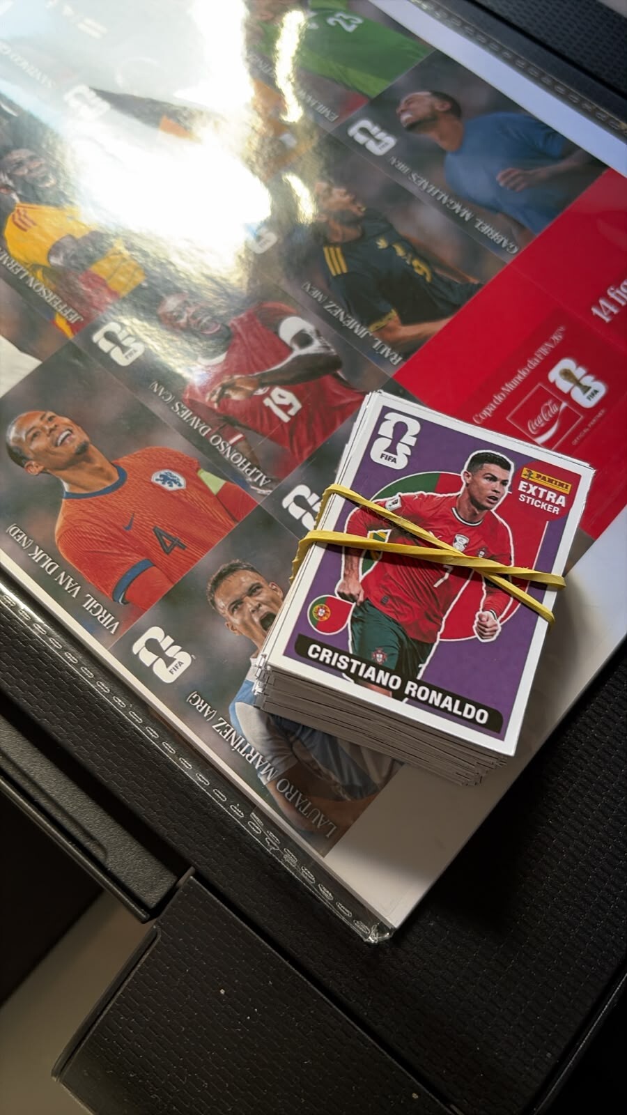 ÁLBUM DE FIGURINHAS LEGENDS ECLUSIVO SÓ COM AS LENDAS