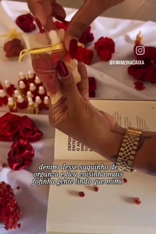 Lembrancinha de Luxo Personalizada R$ 5,50 | Kit Óleo e Cetim
