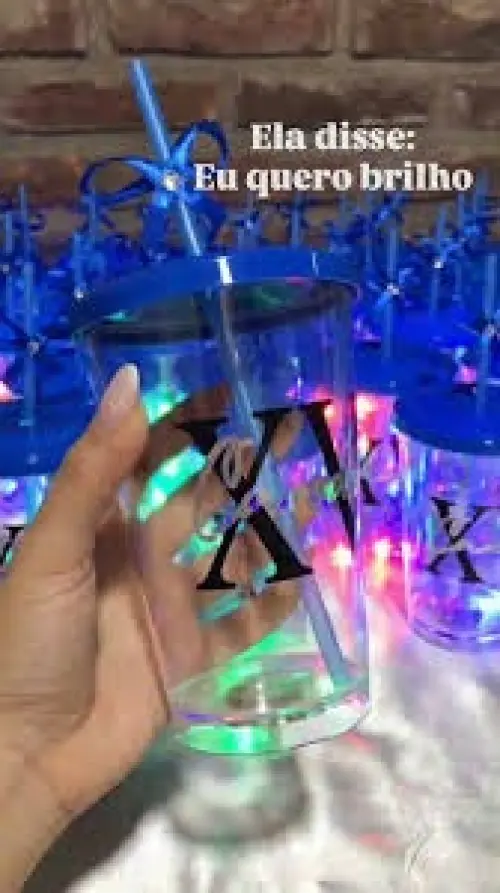 Copo com LED Personalizado: Brinde para Festas e Eventos