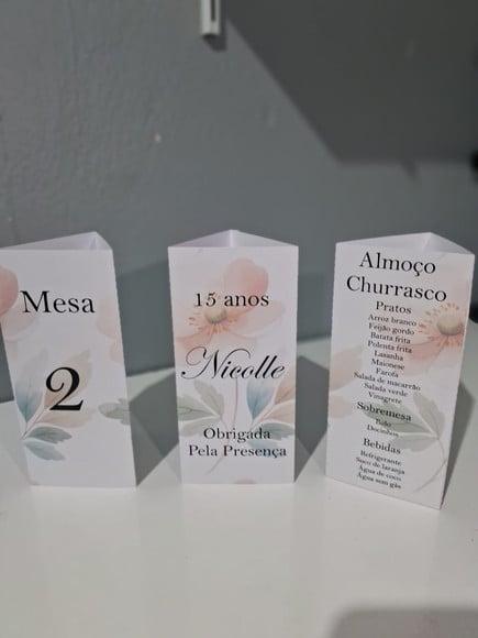 Cardápio de Mesa Triângulo
