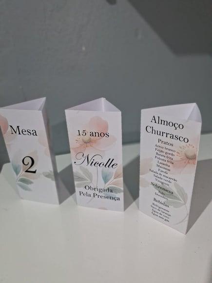 Cardápio de Mesa Triângulo