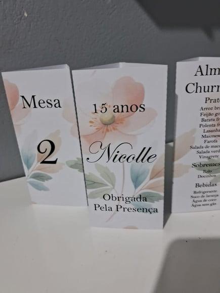 Cardápio de Mesa Triângulo