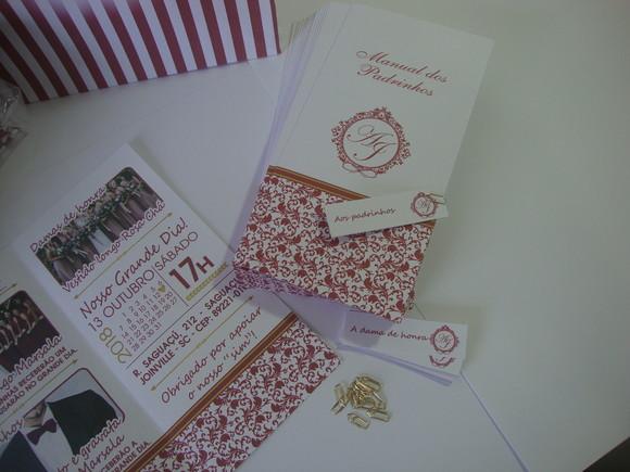 Kit Sacola 33x21 c/ Tag e Manual Padrinhos Marsala/dourado