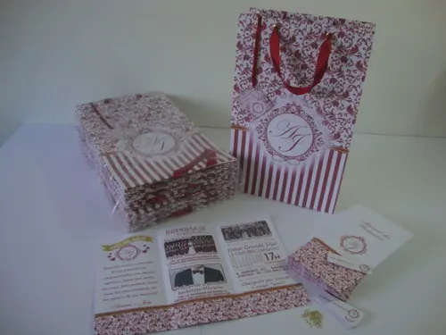 Kit Sacola 33x21 c/ Tag e Manual Padrinhos Marsala/dourado
