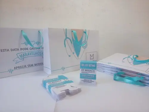 Kit Sacola G Formatura + Caixinha Kit Ressaca