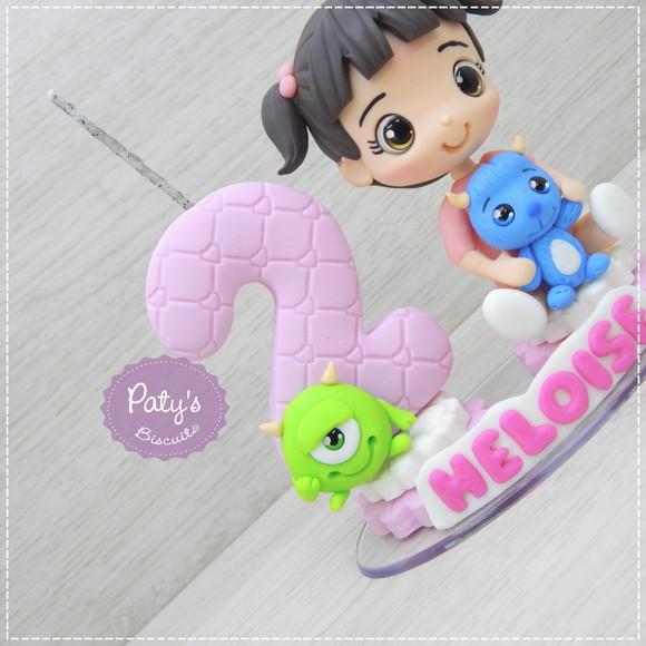 Topo com Vela Boo, Sully e Mike - Monstros S.A. (sentada)