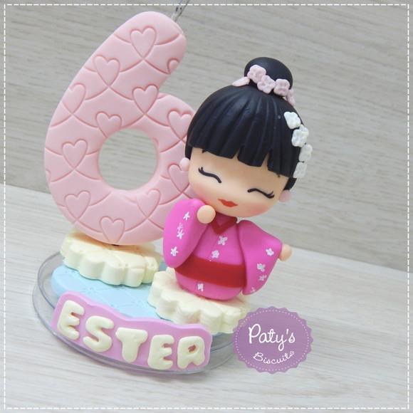 Vela Decorada Kokeshi