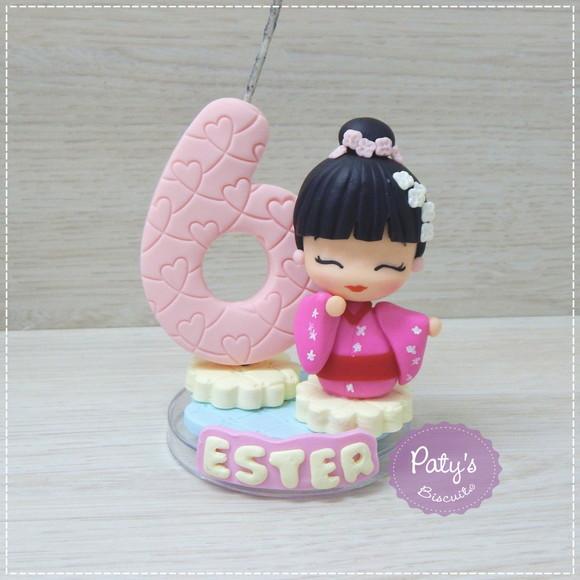 Vela Decorada Kokeshi
