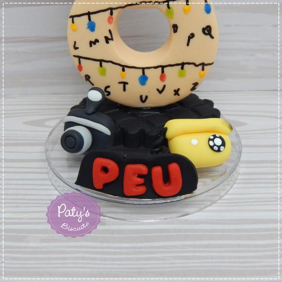 Vela Decorada Stranger Things (bege)