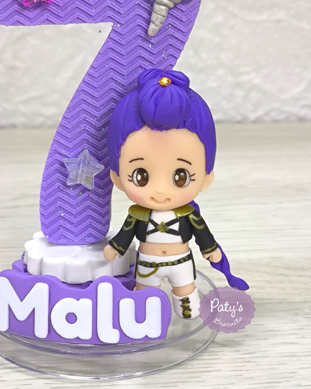Vela decorada Rumi Golden - Guerreiras do Kpop
