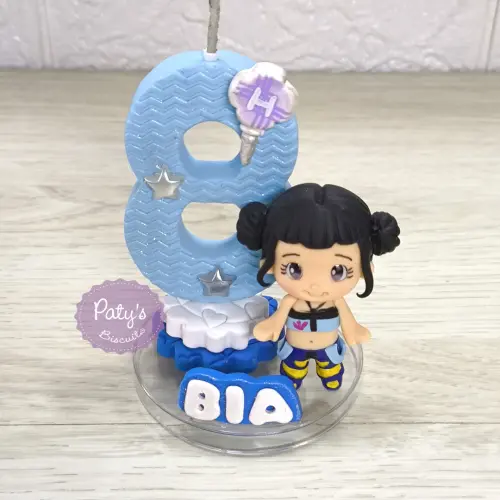 Vela decorada Zoey - Guerreiras do Kpop - vela azul