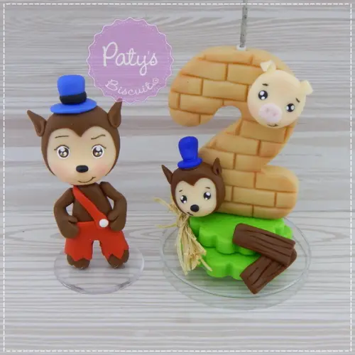 Kit Miniaturas + Vela Decorada Três Porquinhos e Lobo Mau