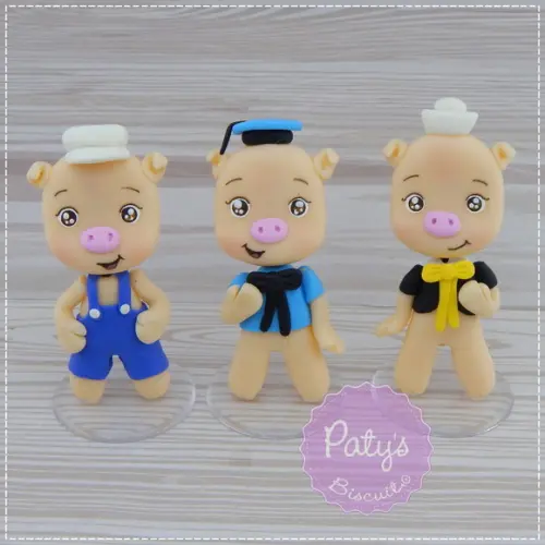 Kit Miniaturas + Vela Decorada Três Porquinhos e Lobo Mau