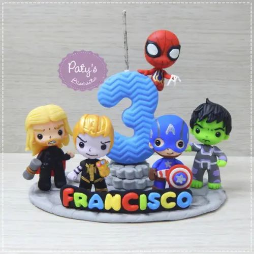 Topinho com vela Vingadores Guerra Infinita (5 personagens)
